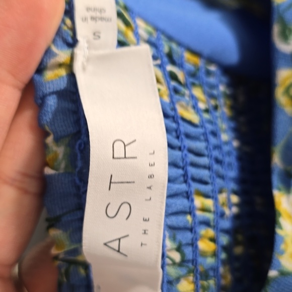 {ASTR The Label} Vivian Dress in Blue Floral - Size Small - Picture 14 of 17